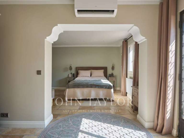 Maison Le Rouret - 6 chambres - 312m²