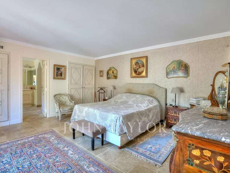 Maison Biot - 4 chambres - 240m²