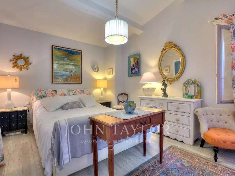 Maison Biot - 4 chambres - 240m²