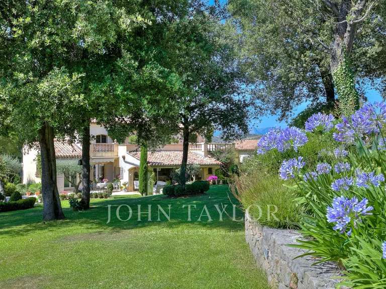 Maison Biot - 4 chambres - 240m²