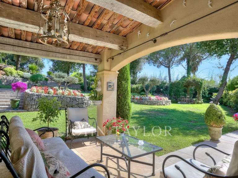 Maison Biot - 4 chambres - 240m²