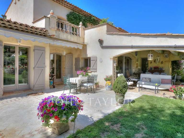 Maison Biot - 4 chambres - 240m²