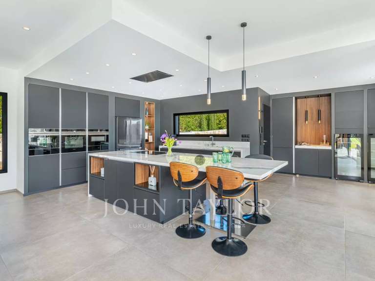 Maison Biot - 5 chambres - 450m²