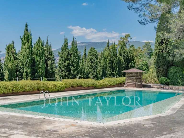 Maison Grasse - 9 chambres - 434m²