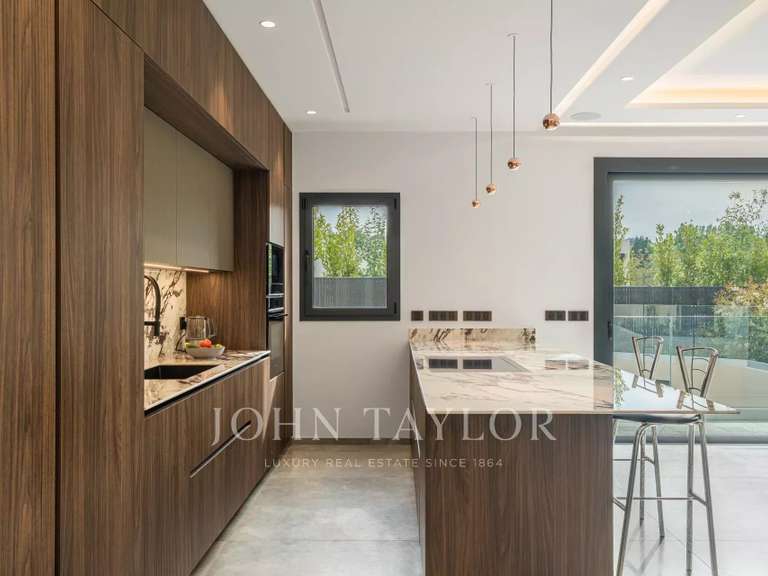 Maison Valbonne - 4 chambres - 220m²