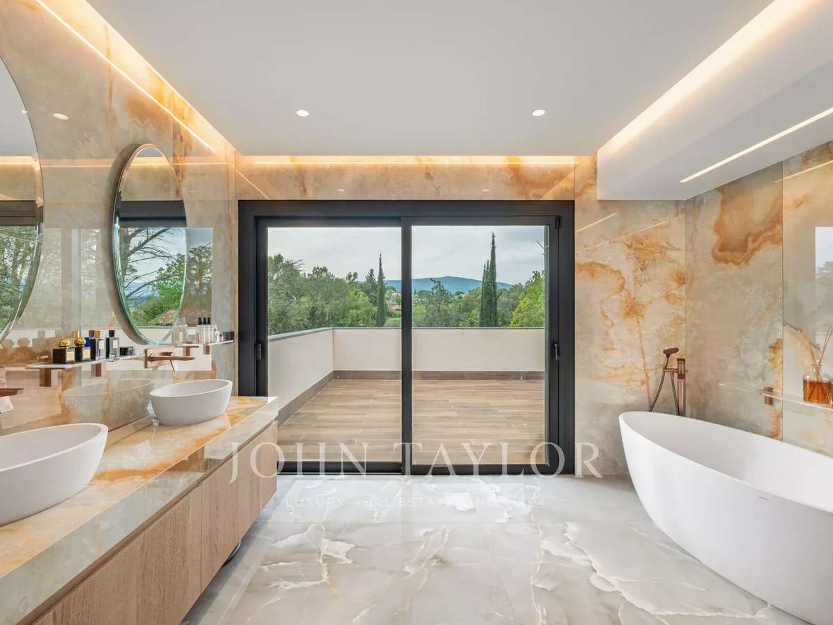 Maison Valbonne