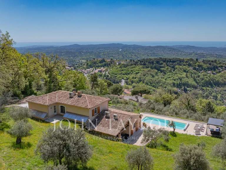 Maison Châteauneuf-Grasse - 5 chambres - 247m²