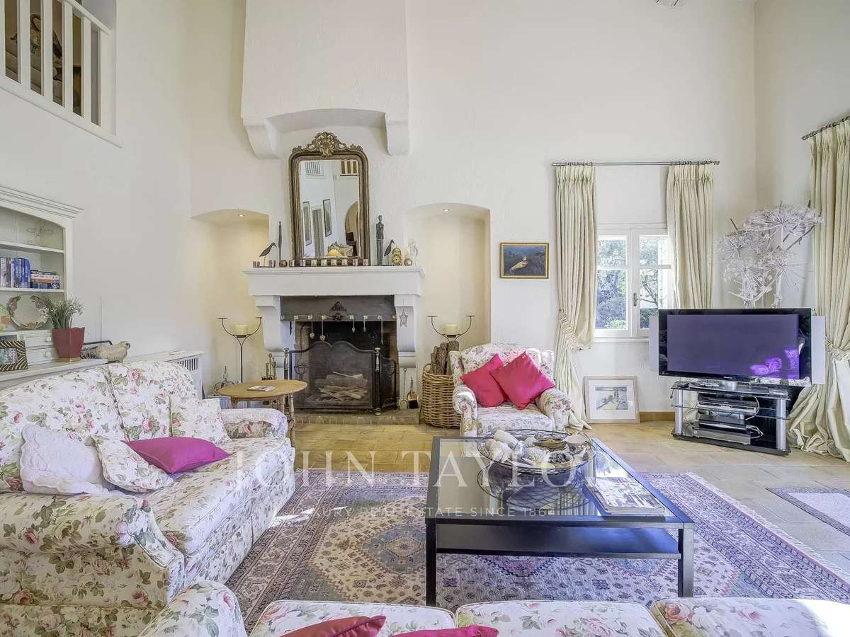 Maison Valbonne