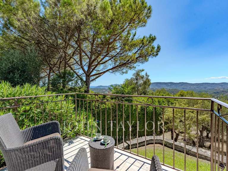 Maison Mouans-Sartoux - 4 chambres - 223m²
