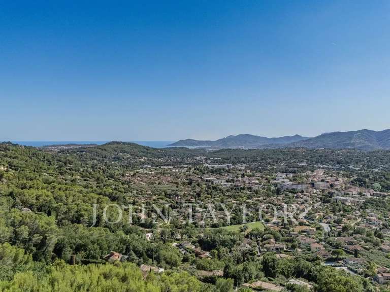 Maison Mouans-Sartoux - 4 chambres - 223m²