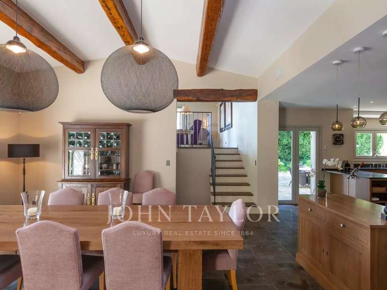 Maison Mouans-Sartoux - 4 chambres - 223m²