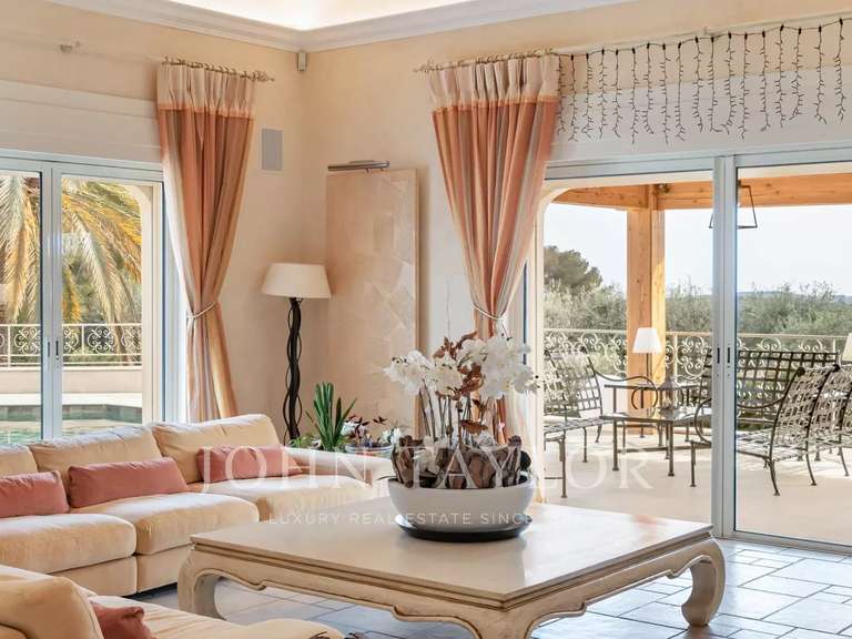 Maison Biot - 9 chambres - 556m²