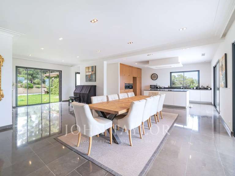 Maison Roquefort-les-Pins - 4 chambres - 570m²