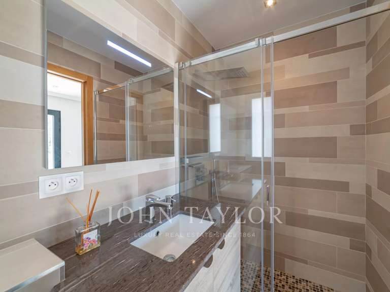 Maison Roquefort-les-Pins - 4 chambres - 570m²