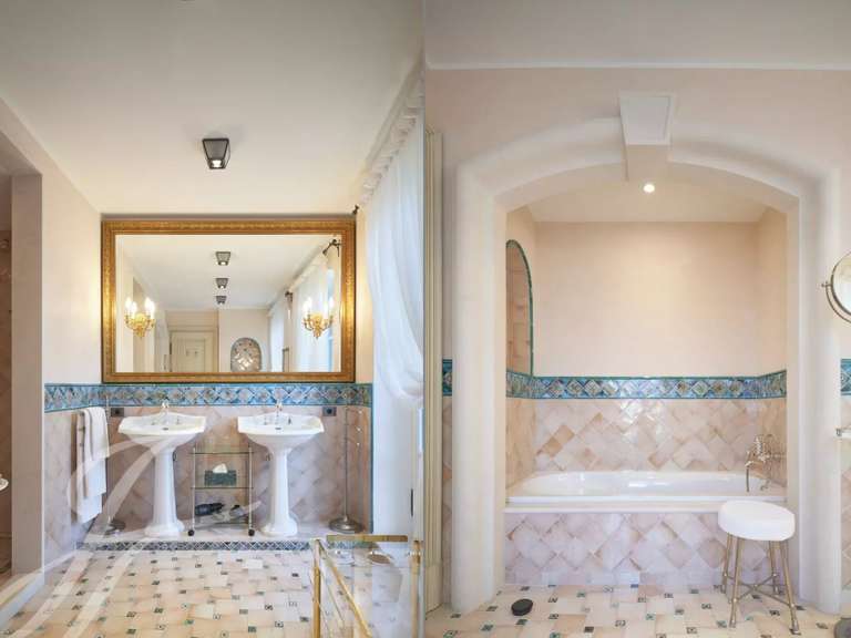 Maison Grasse - 10 chambres - 919m²