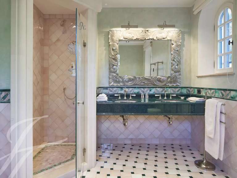 Maison Grasse - 10 chambres - 919m²