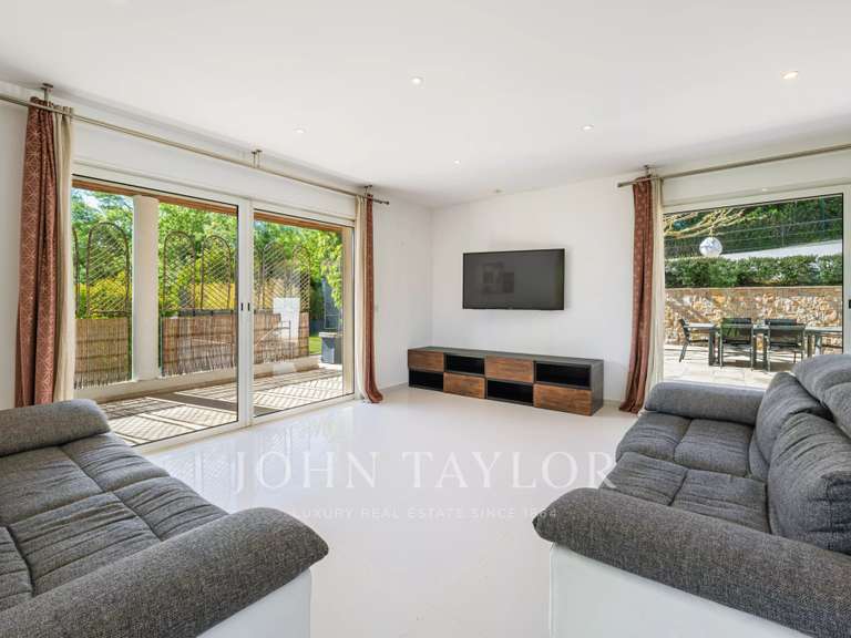House Châteauneuf-Grasse - 4 bedrooms - 235m²