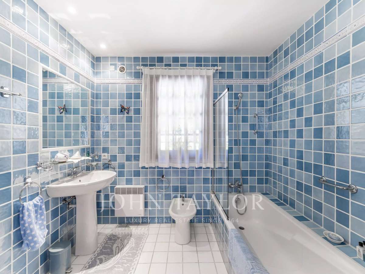 Maison Biot
