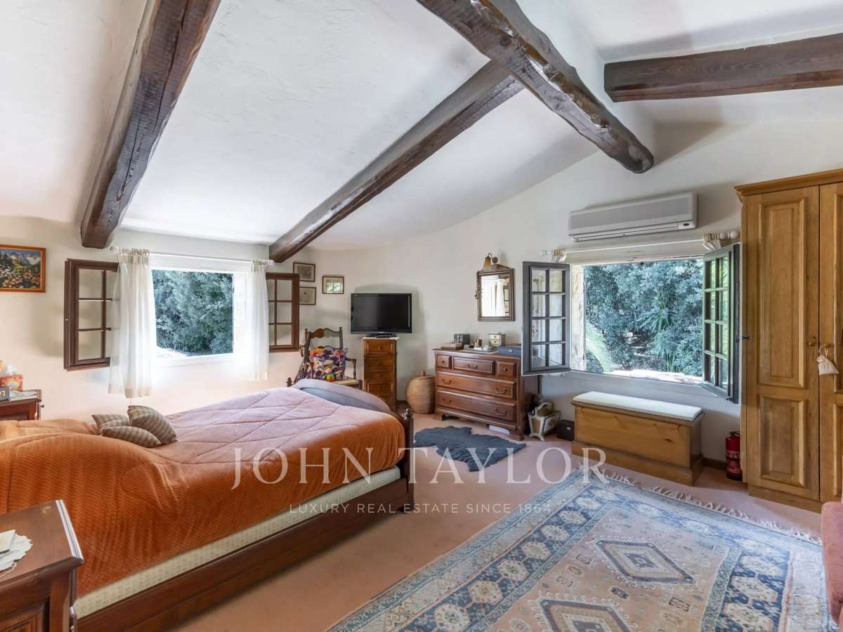 Maison Biot