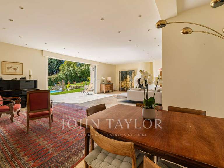 Maison Châteauneuf-Grasse - 7 chambres - 305m²