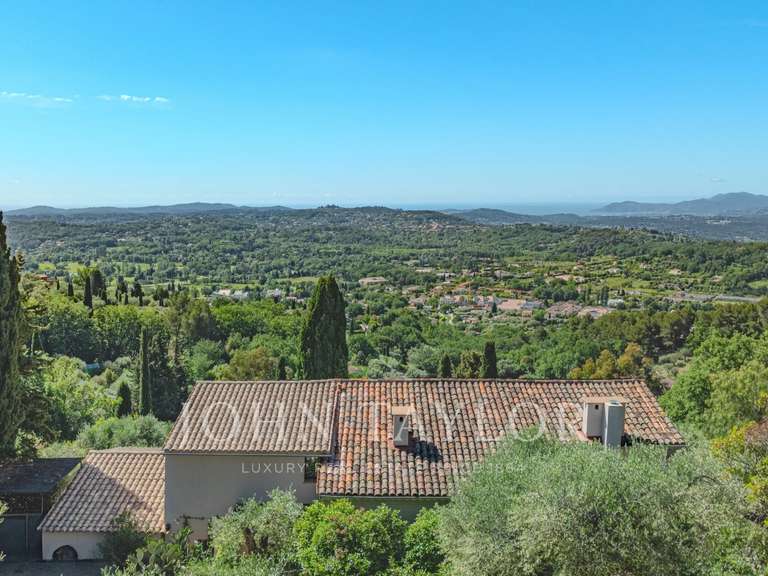 Maison Châteauneuf-Grasse - 4 chambres - 239m²