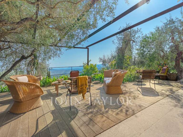 Maison Châteauneuf-Grasse - 4 chambres - 239m²