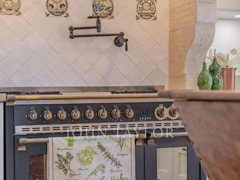 Maison Châteauneuf-Grasse - 6 chambres - 386m²