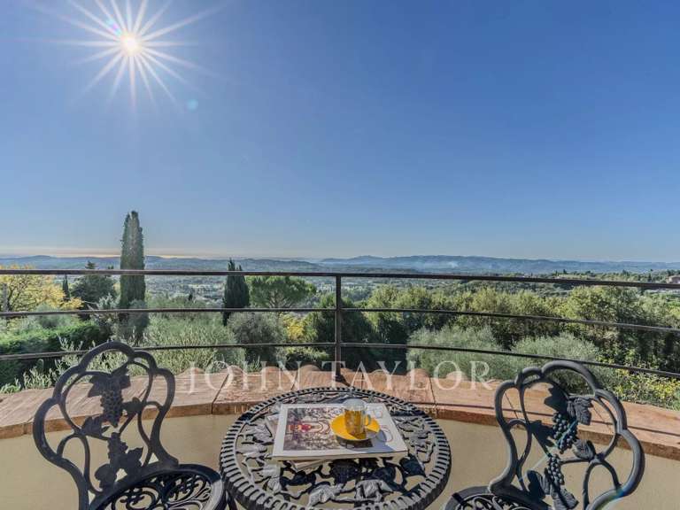 Maison Châteauneuf-Grasse - 6 chambres - 386m²
