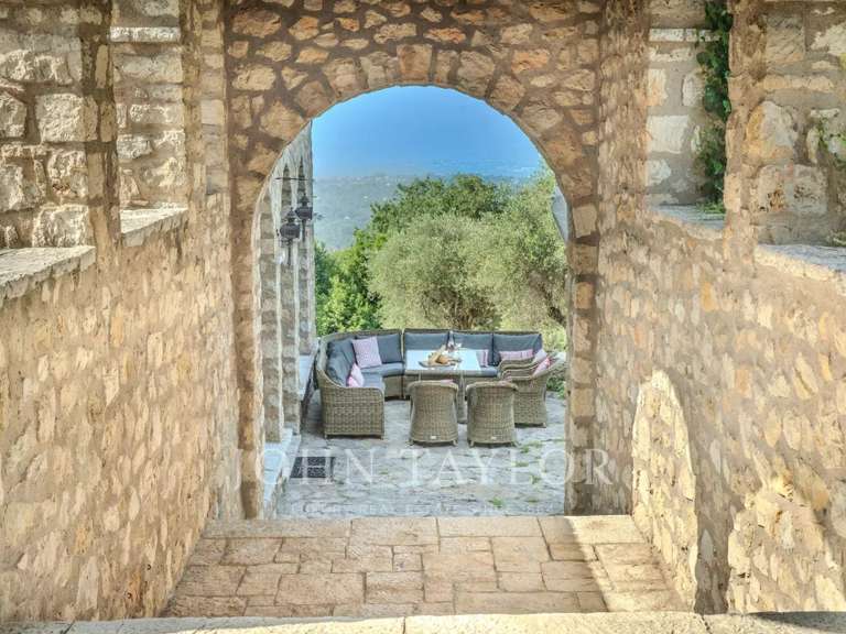 Maison Châteauneuf-Grasse - 6 chambres - 386m²