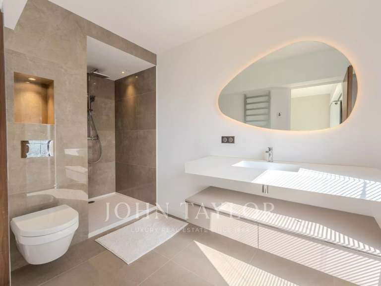 Maison Biot - 5 chambres - 364m²