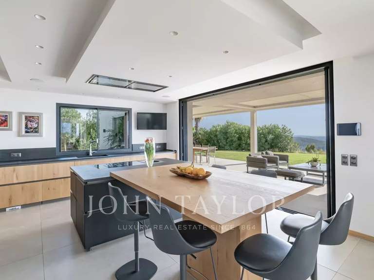 Maison Roquefort-les-Pins - 6 chambres - 488m²