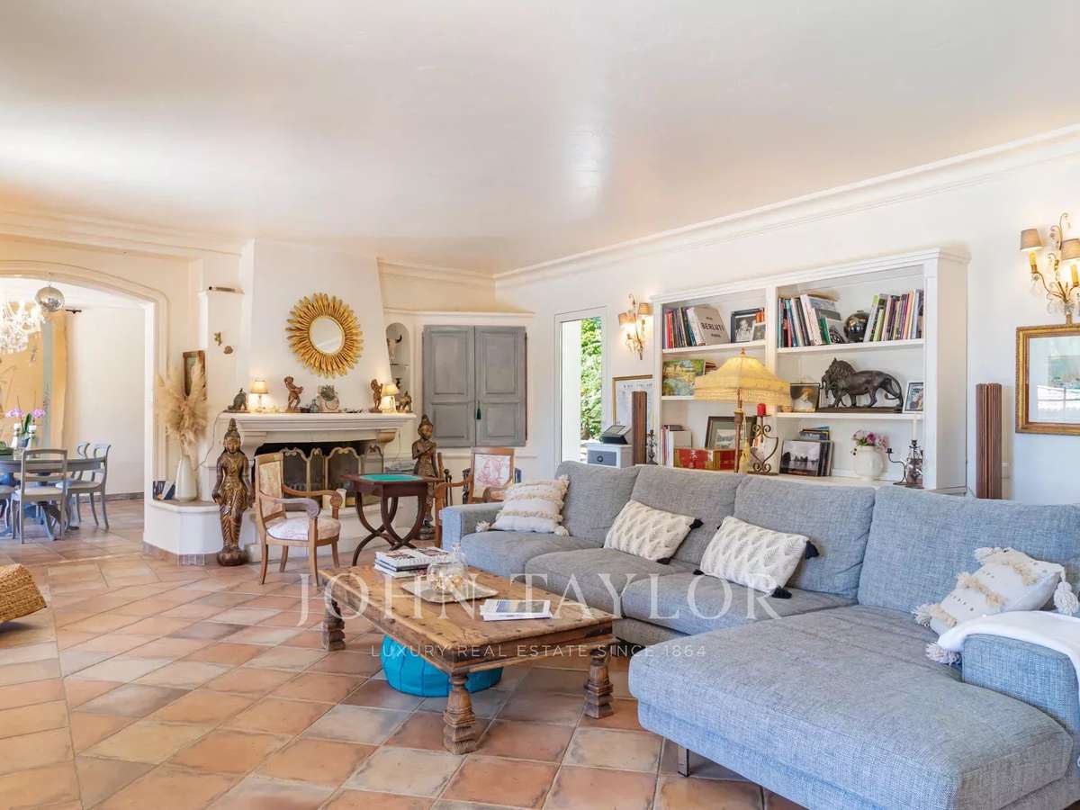 House Le Rouret