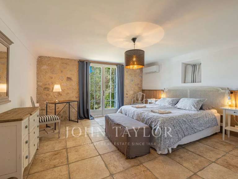 Maison Châteauneuf-Grasse - 4 chambres - 280m²