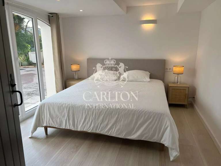 Maison Biot - 6 chambres - 331m²