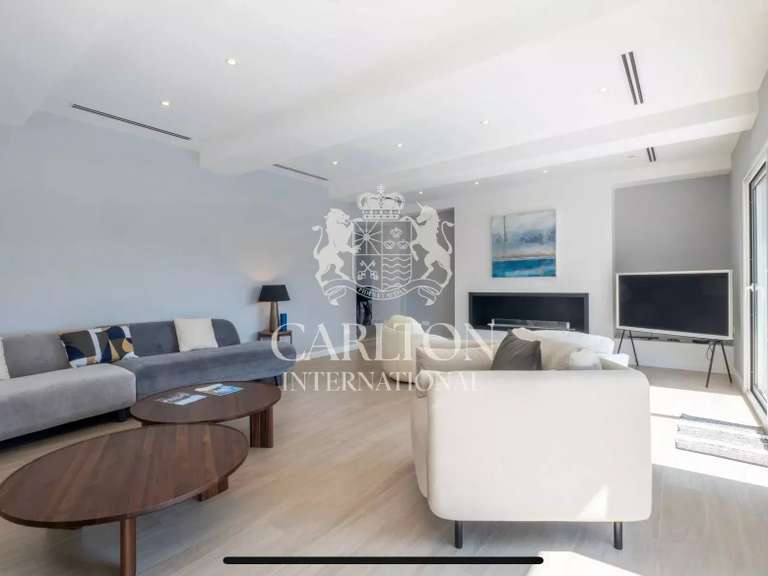 Maison Biot - 6 chambres - 331m²