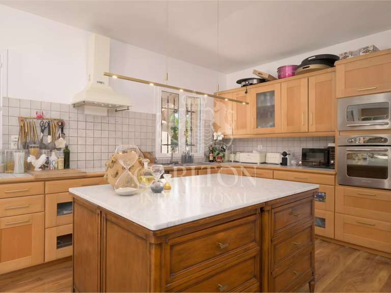Maison Biot - 4 chambres - 313m²