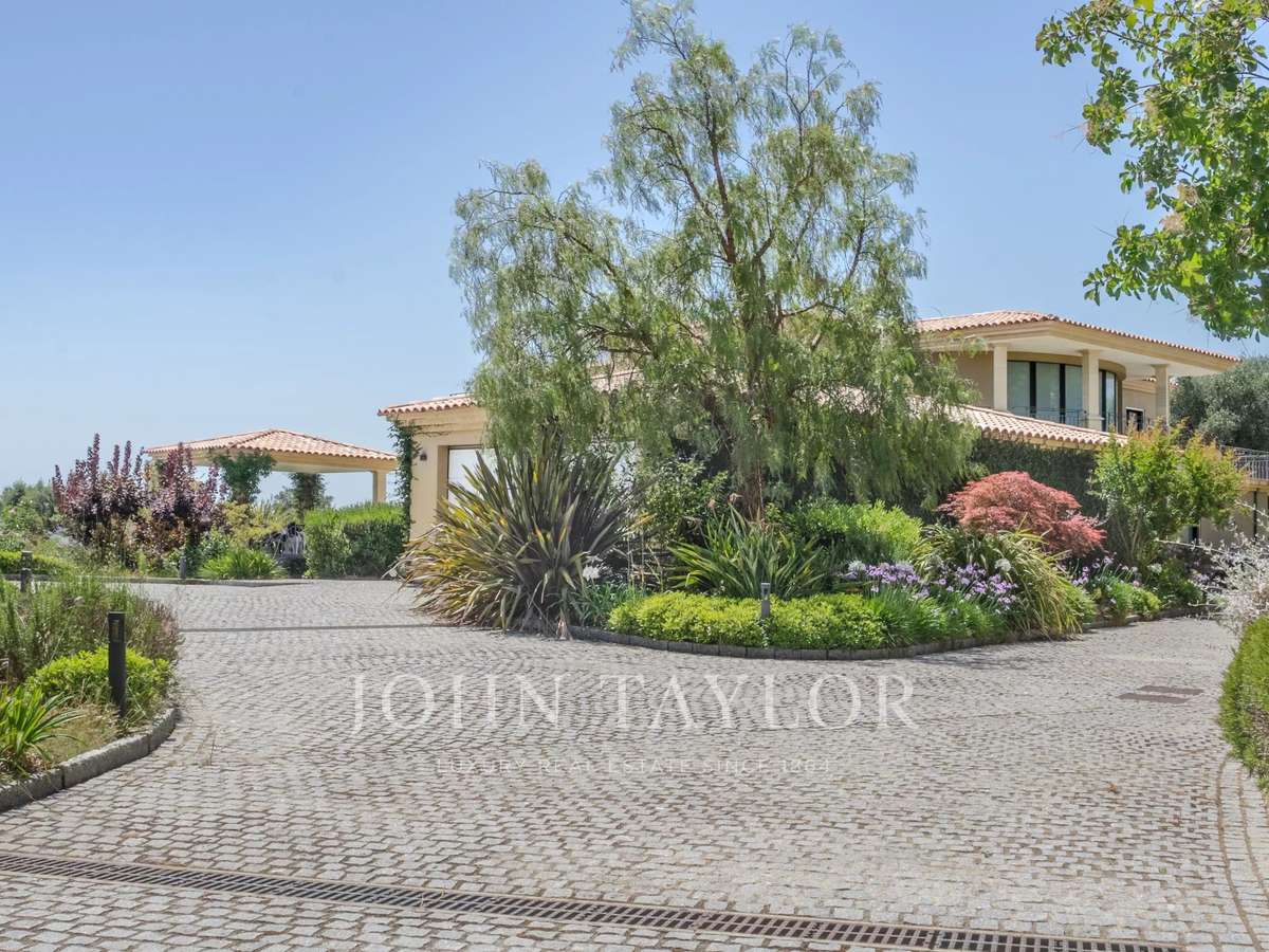 House Roquefort-les-Pins