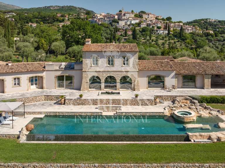Maison Châteauneuf-Grasse - 6 chambres - 625m²