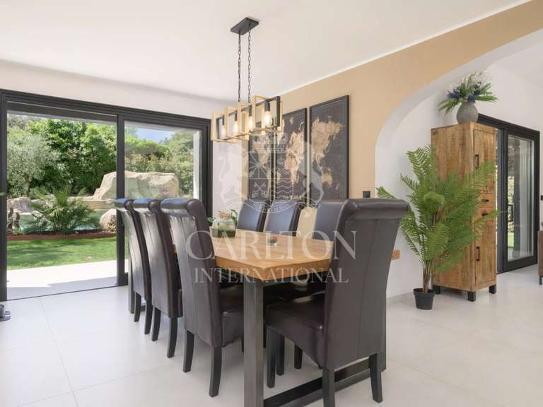 House Roquefort-les-Pins - 4 bedrooms - 210m²