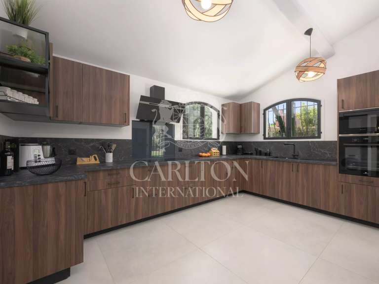 House Roquefort-les-Pins - 4 bedrooms - 210m²