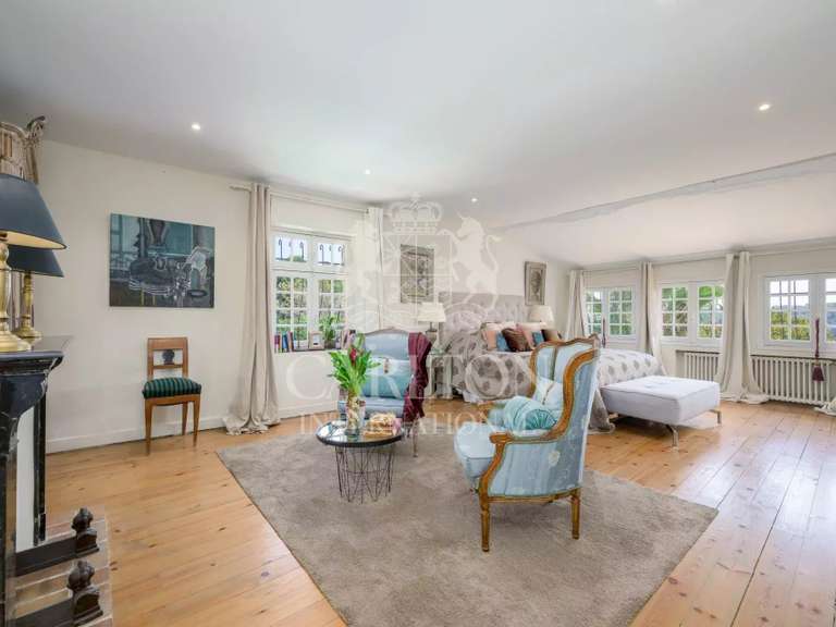 Maison Biot - 5 chambres - 386m²