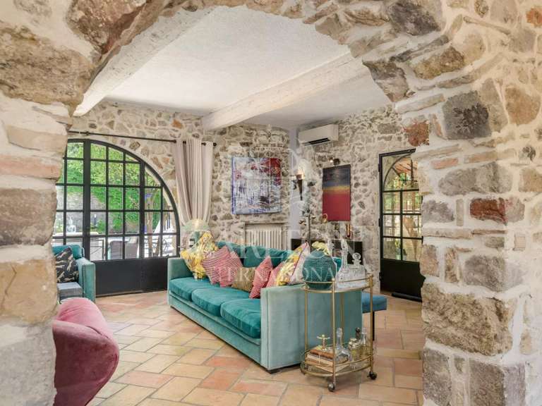 Maison Biot - 5 chambres - 386m²