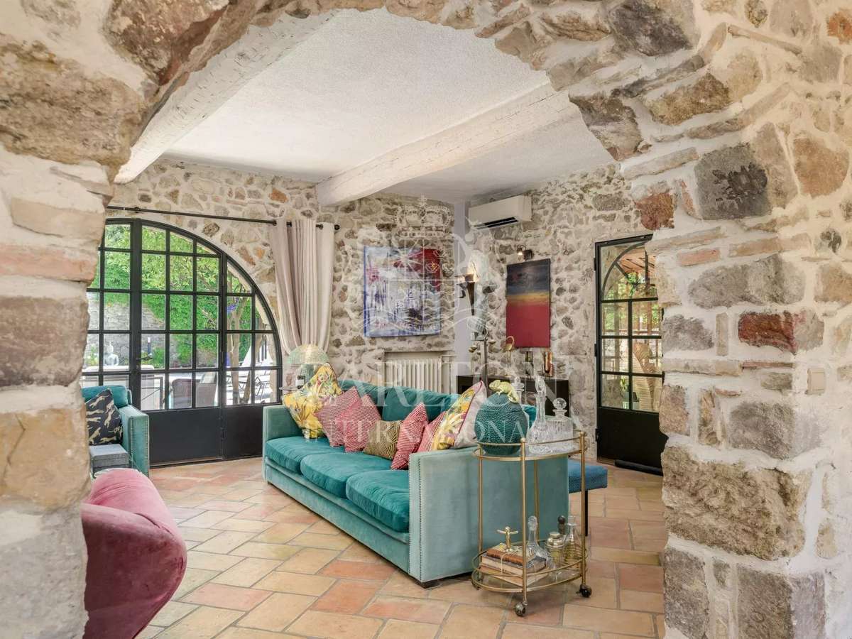 House Biot