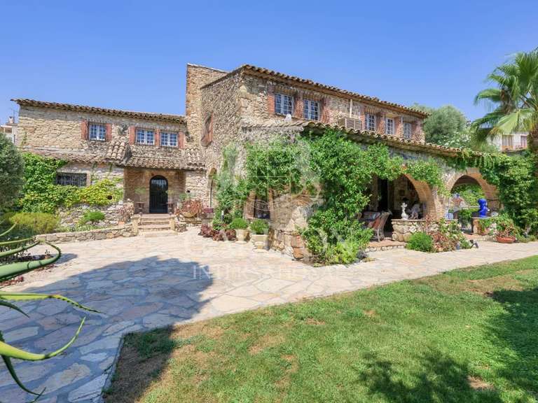 Maison Biot - 5 chambres - 386m²