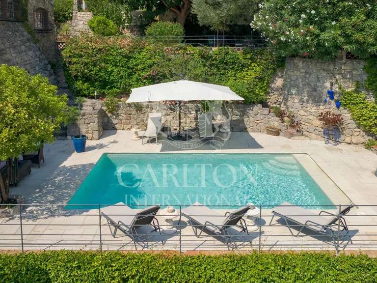 Maison Biot - 5 chambres - 386m²