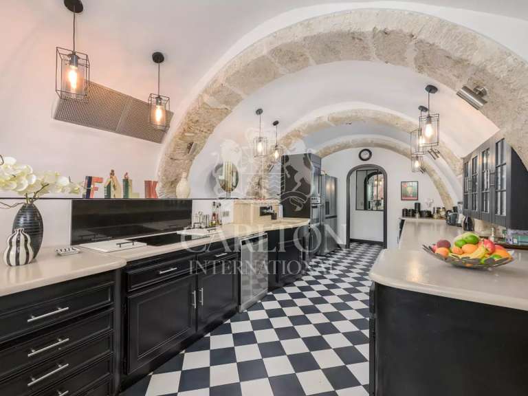 Maison Biot - 5 chambres - 386m²