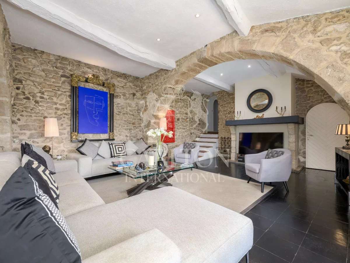 House Biot