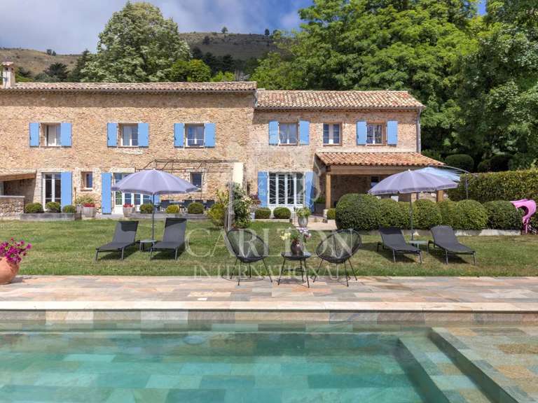 Maison Tourrettes-sur-Loup - 5 chambres - 220m²