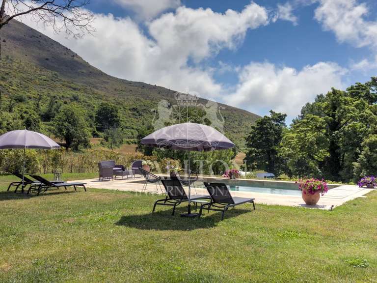 Maison Tourrettes-sur-Loup - 5 chambres - 220m²