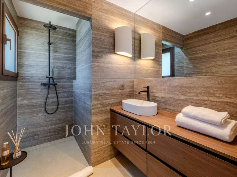 Maison Mouans-Sartoux - 6 chambres - 290m²